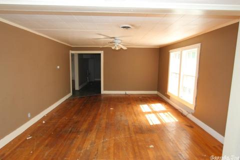 328 Mitchell, Conway, AR 72034 photo 5