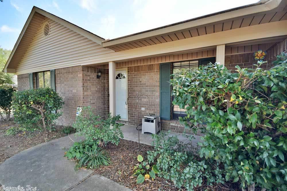 354 E German Ln, Conway, AR 72032 photo 1
