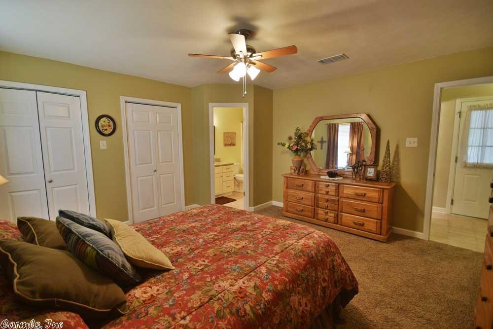 354 E German Ln, Conway, AR 72032 photo 21