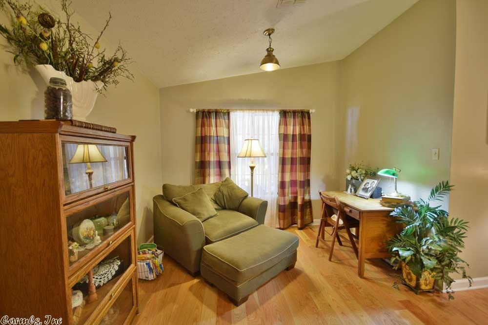 354 E German Ln, Conway, AR 72032 photo 9