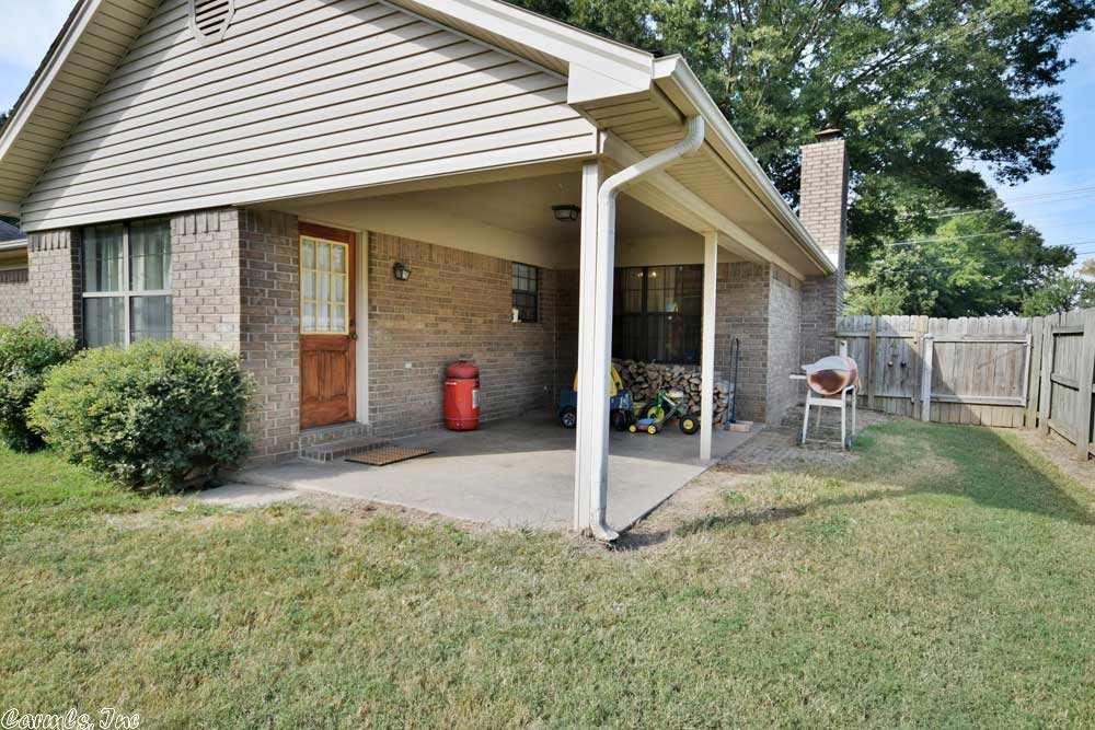 354 E German Ln, Conway, AR 72032 photo 32