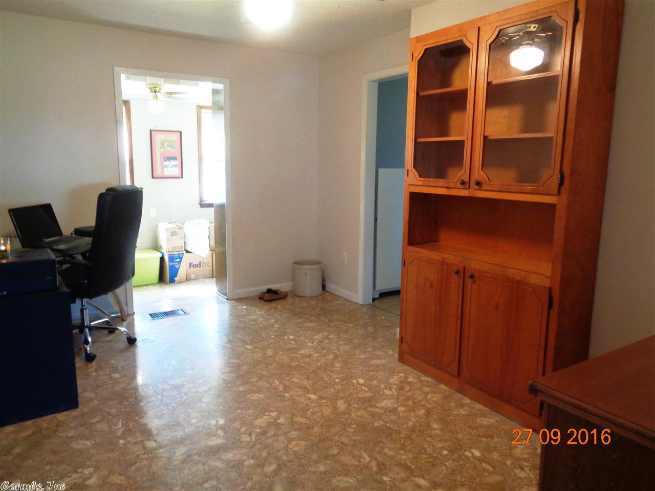 1117 W 4th St, Rector, AR 72461 photo 9