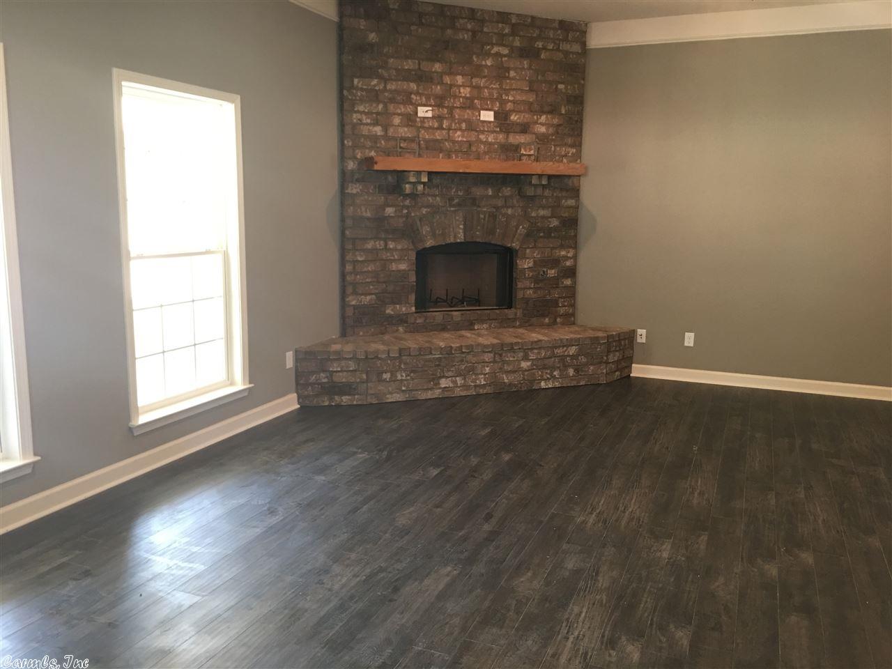3942 Hampton Dr, Benton, AR 72019 photo 2