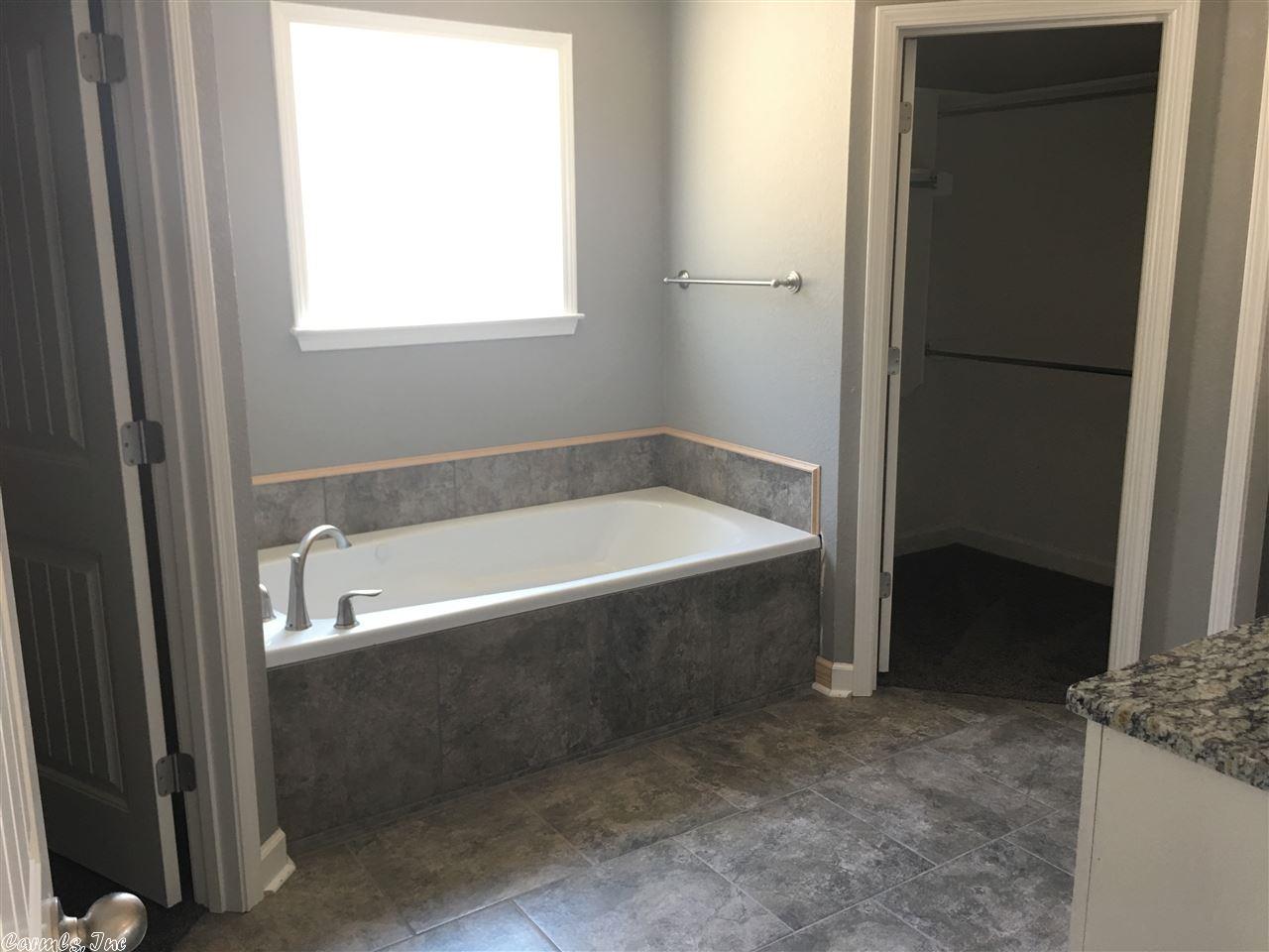 3942 Hampton Dr, Benton, AR 72019 photo 7