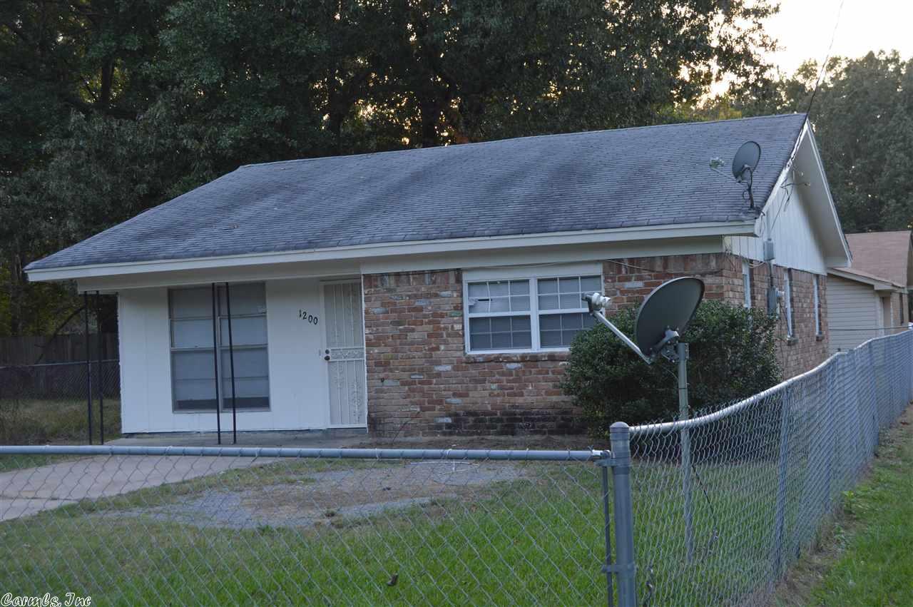 1200 S Sycamore St, Pine Bluff, AR 71603 photo 1