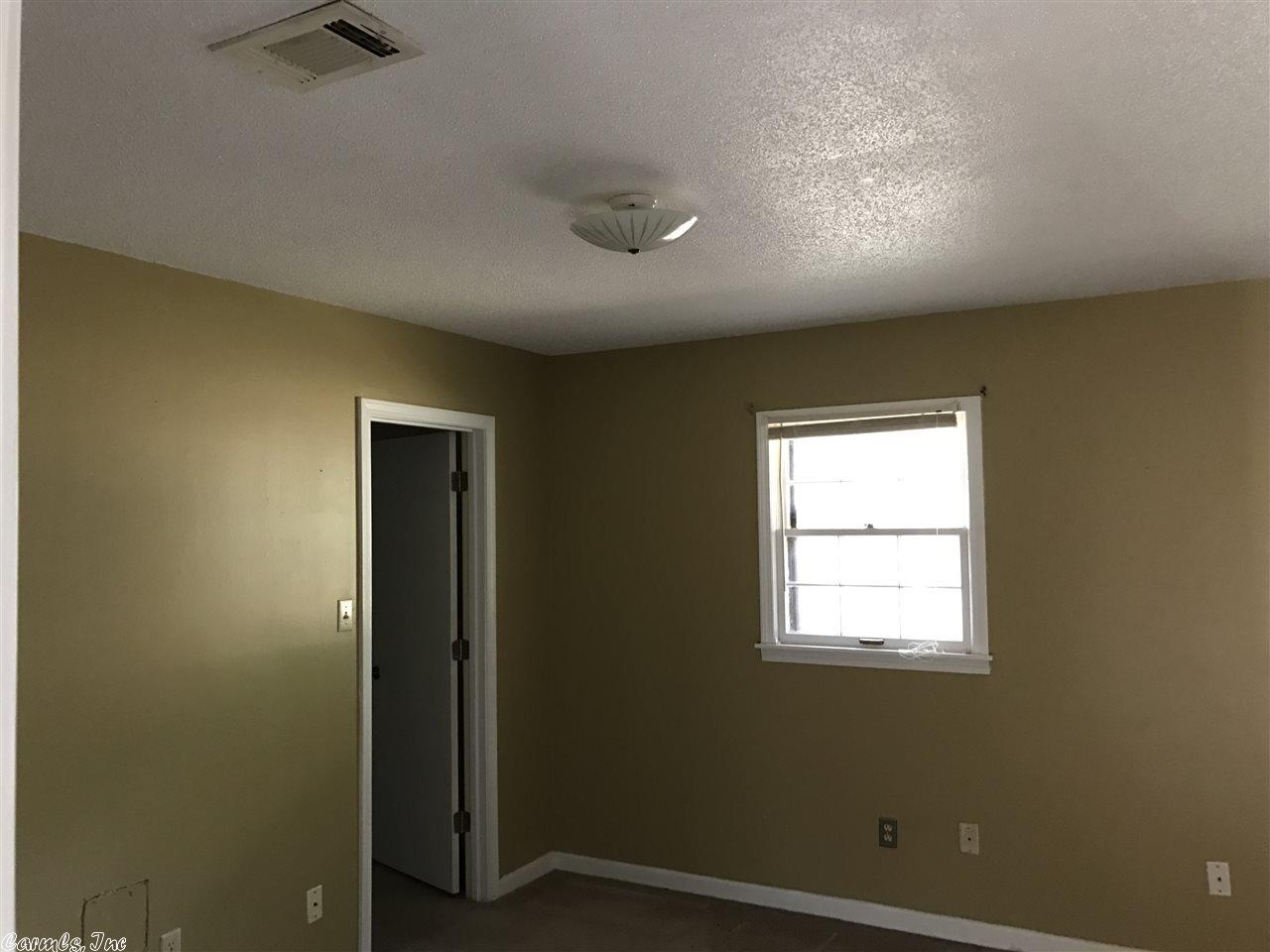 17 Smugglers Ln, Pine Bluff, AR 71603 photo 6