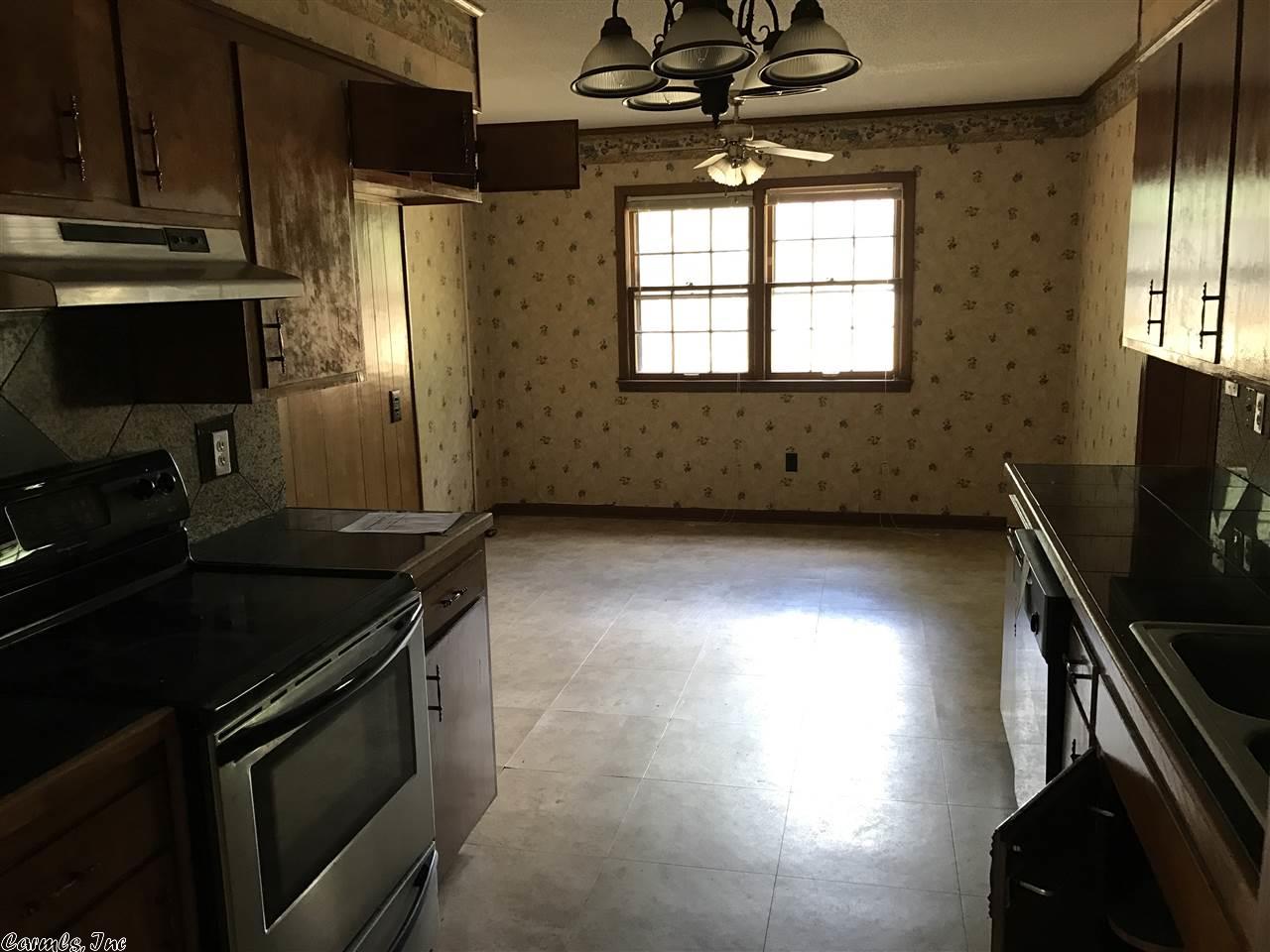 17 Smugglers Ln, Pine Bluff, AR 71603 photo 4