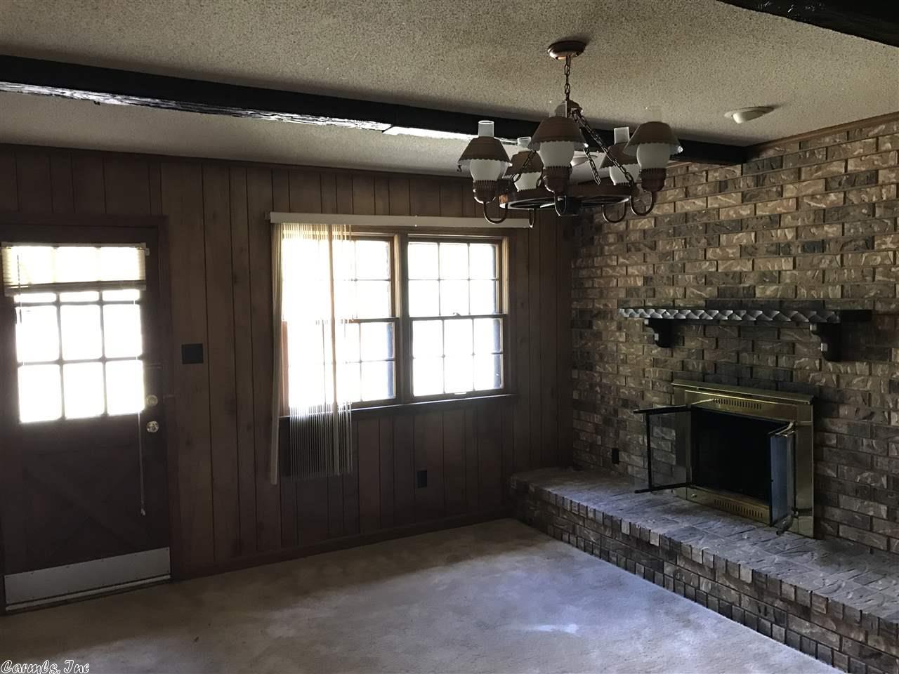 17 Smugglers Ln, Pine Bluff, AR 71603 photo 3