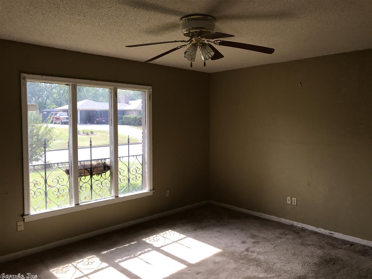 17 Smugglers Ln, Pine Bluff, AR 71603 photo 8
