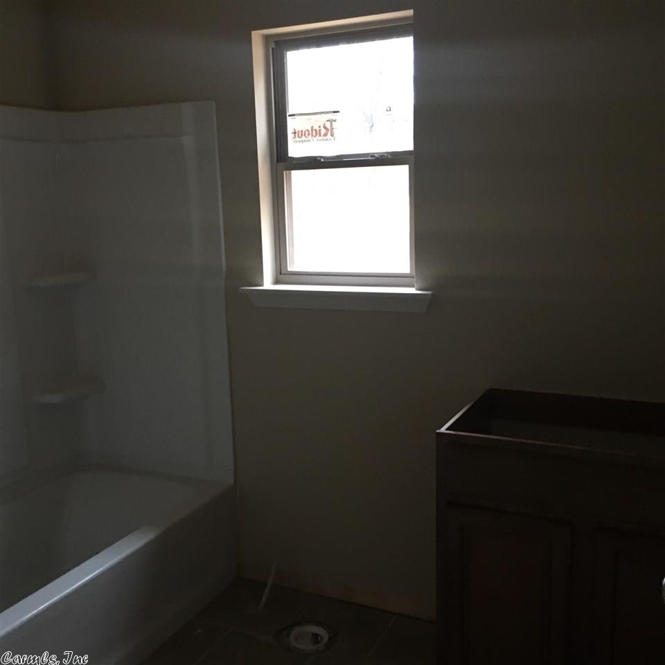 304 Crossing Ct, Bryant, AR 72022 photo 11