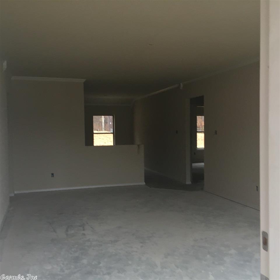 304 Crossing Ct, Bryant, AR 72022 photo 2