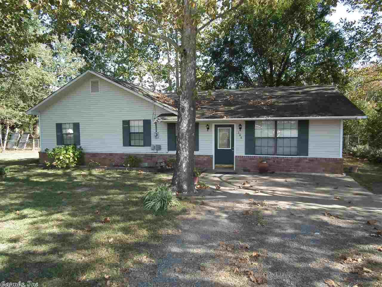 106 N Apple, Beebe, AR 72012 photo 1