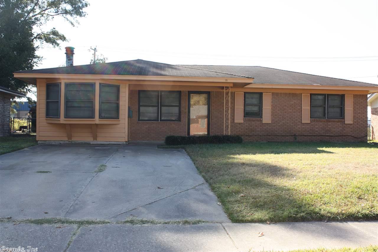 2402 Belmoor Sts, Pine Bluff, AR 71601 photo 1