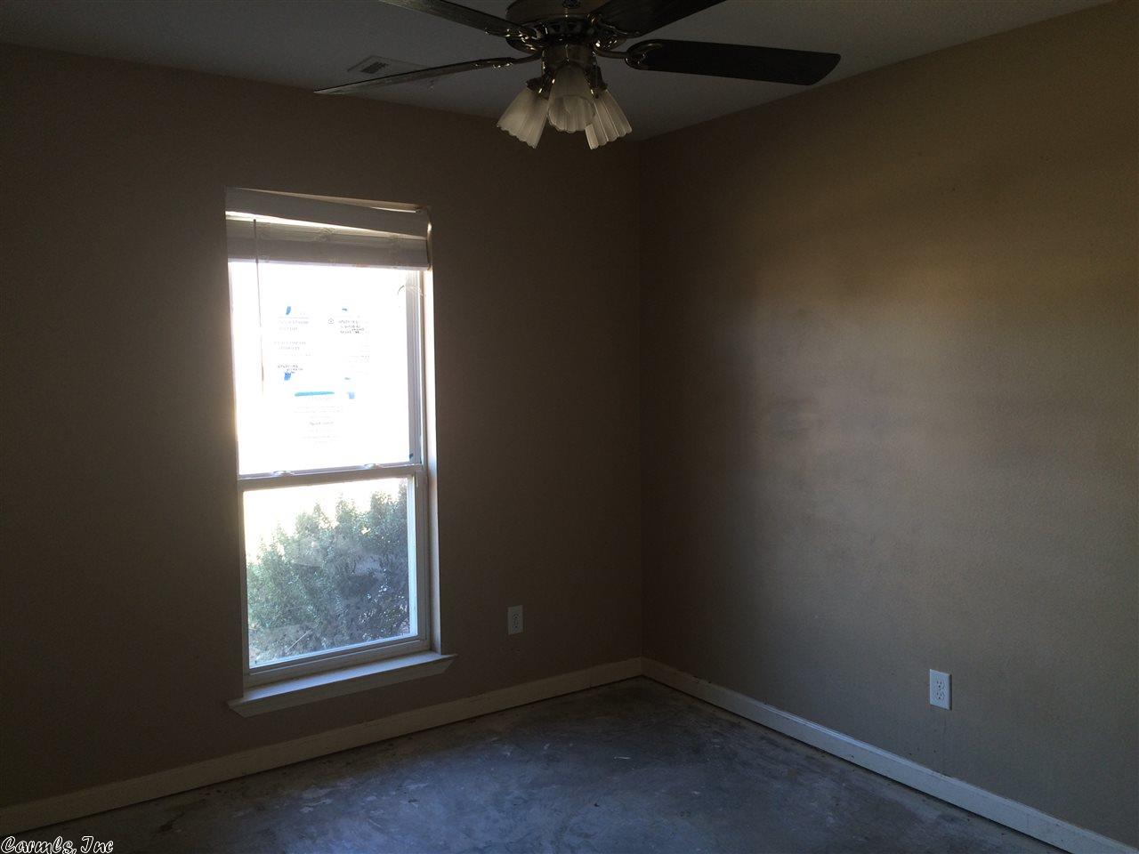 12 Bishop Ln, Conway, AR 72032 photo 9