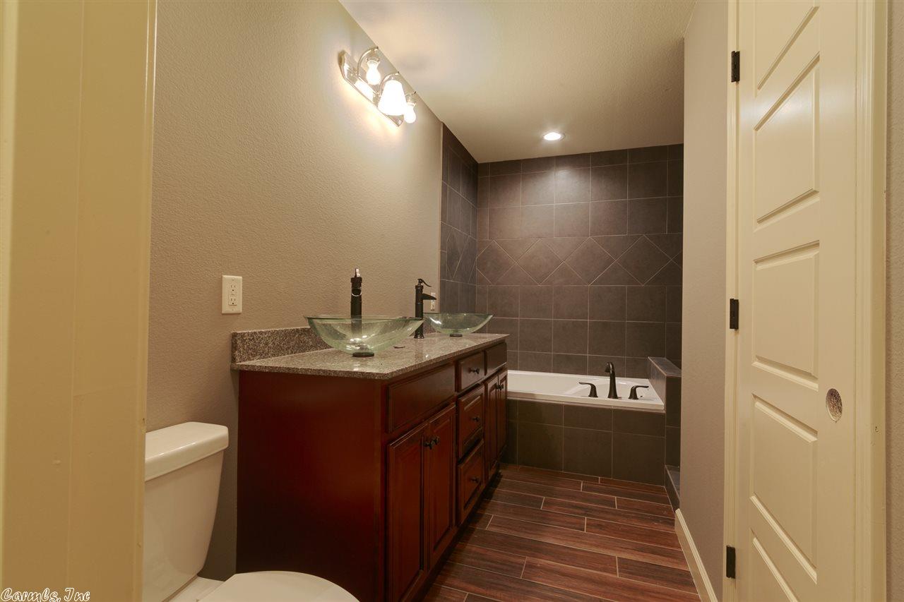 371 Bobwhite Holw, Lonoke, AR 72086 photo 23