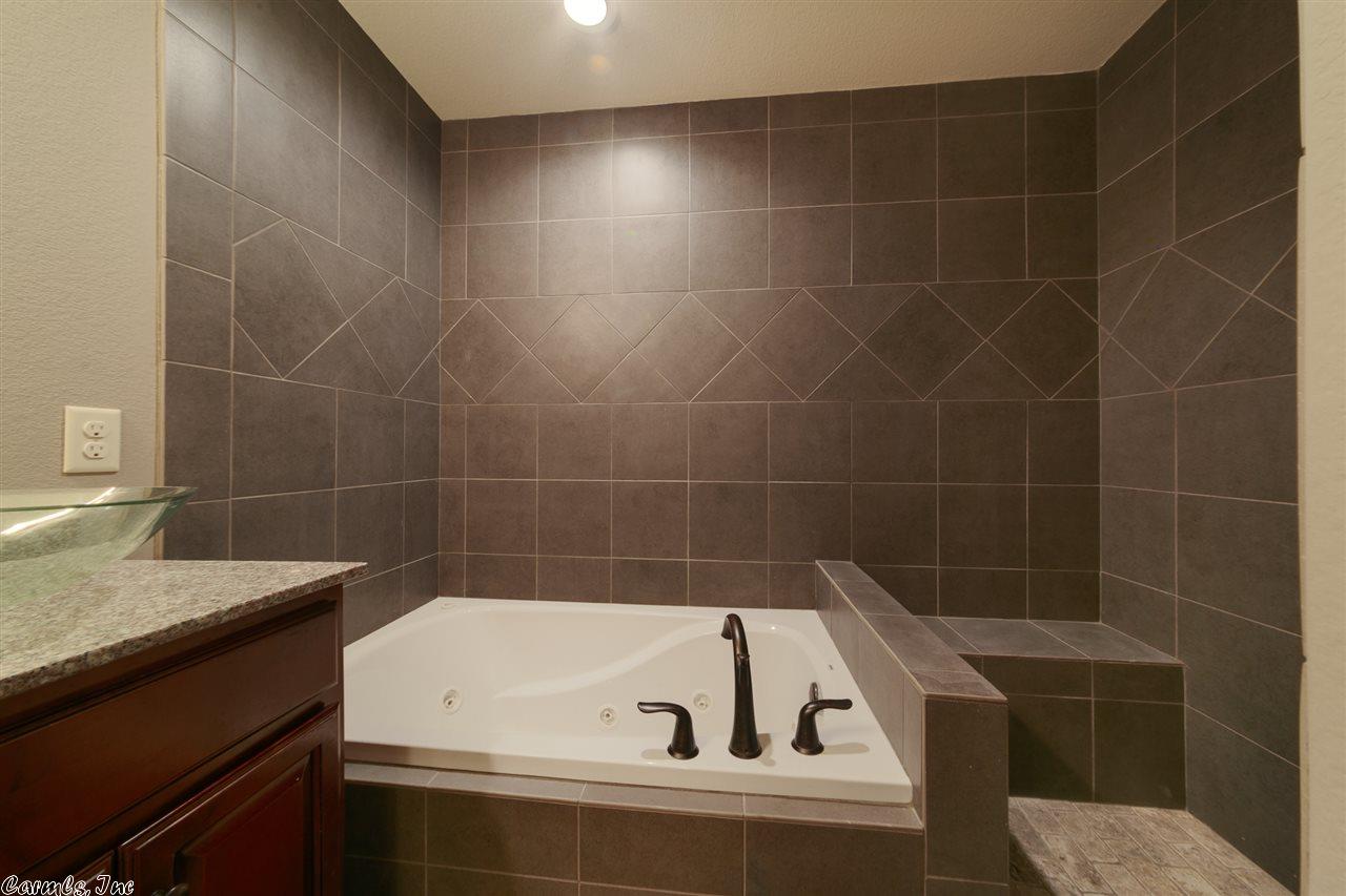 371 Bobwhite Holw, Lonoke, AR 72086 photo 26
