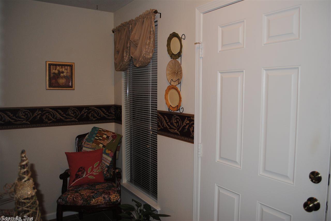 4630 Thompson St, Conway, AR 72034 photo 2