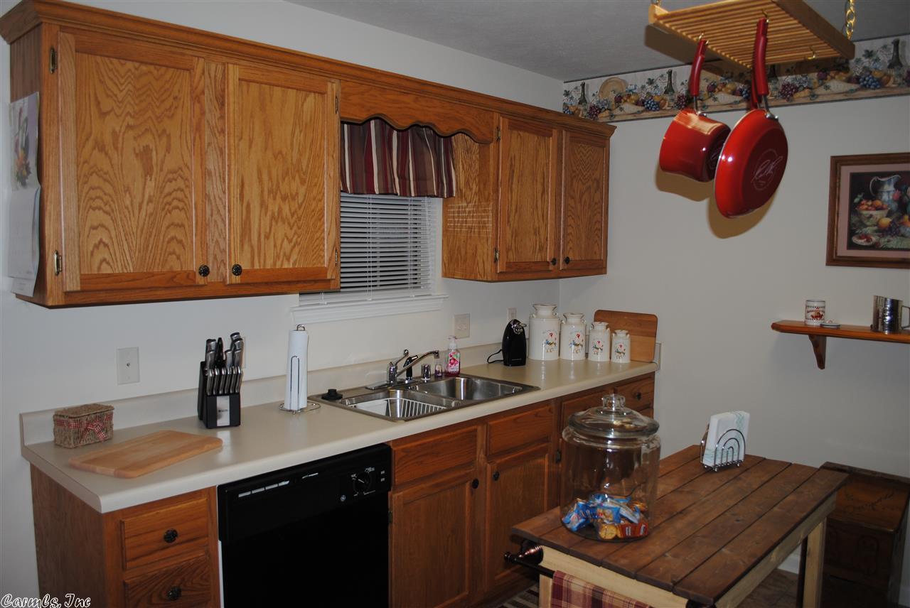4630 Thompson St, Conway, AR 72034 photo 9