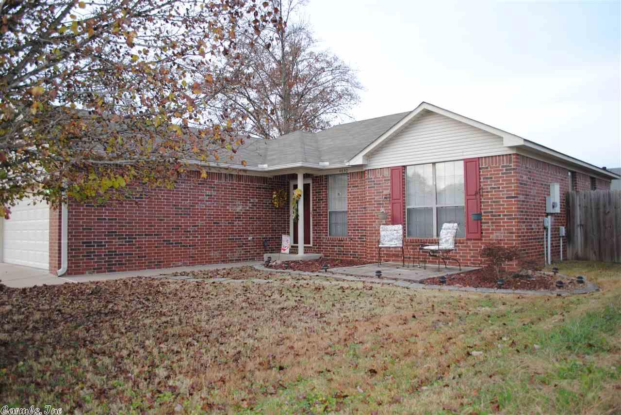 4630 Thompson St, Conway, AR 72034 photo 1