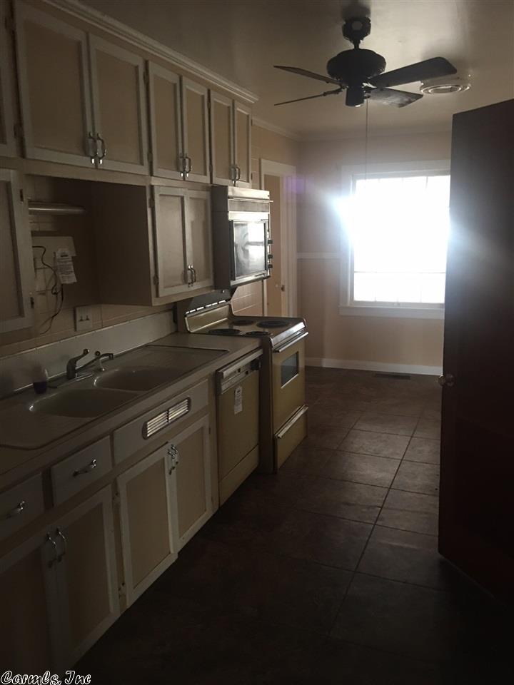 1616 S Poplar, Pine Bluff, AR 71601 photo 4