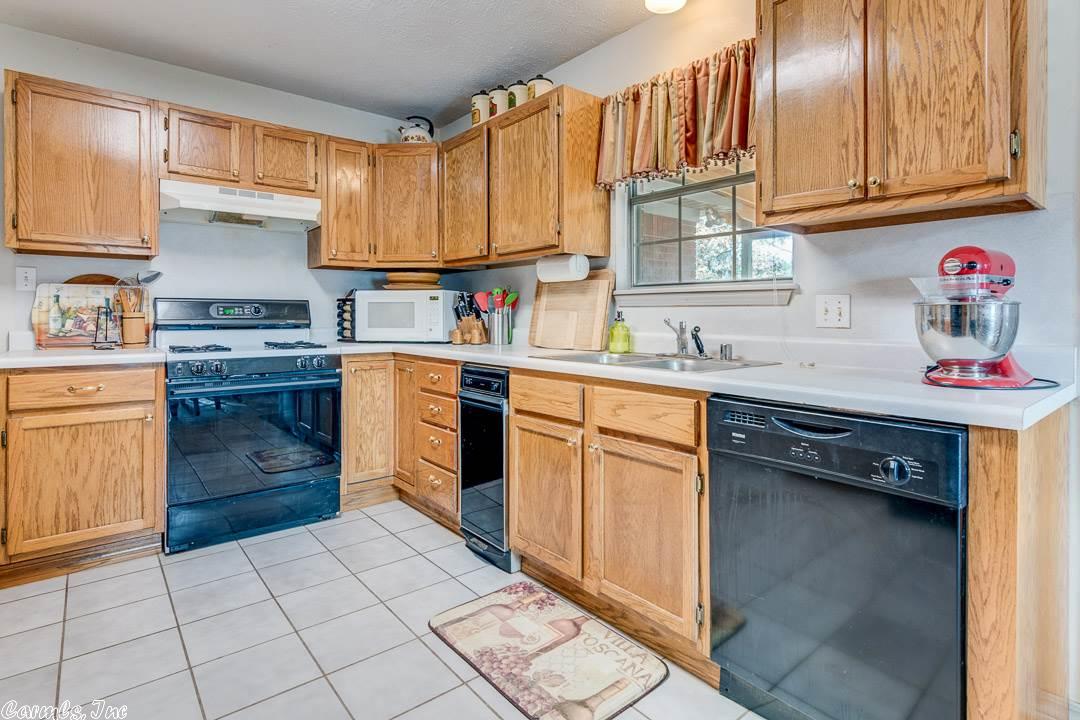 1690 Highpoint, Conway, AR 72034 photo 10
