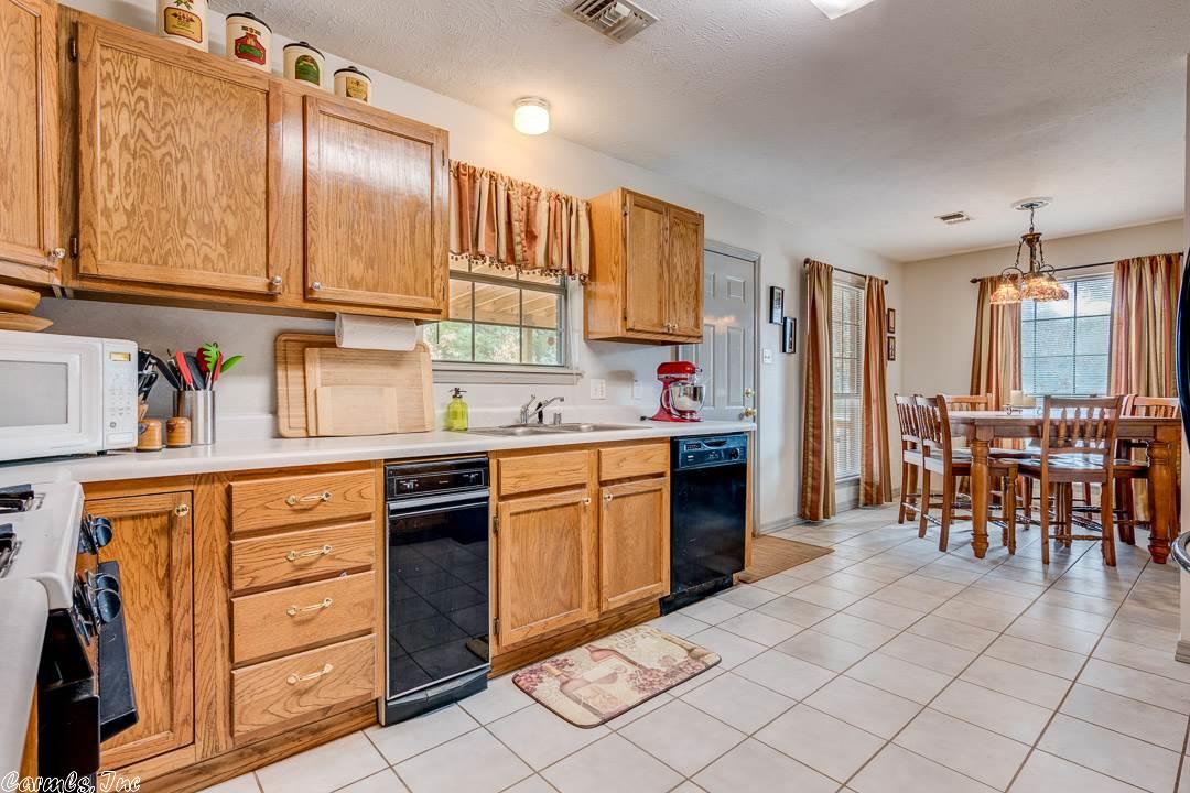 1690 Highpoint, Conway, AR 72034 photo 11