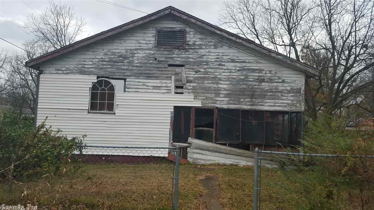 1801 Arlington St, Pine Bluff, AR 71603 photo 1