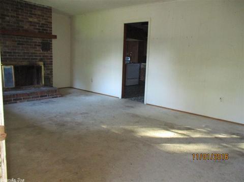 3109 Tulip St, Pine Bluff, AR 71603 photo 4