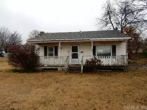 658 E Davis St, Piggott, AR 72454 photo 1