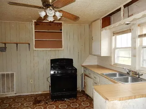 658 E Davis St, Piggott, AR 72454 photo 3