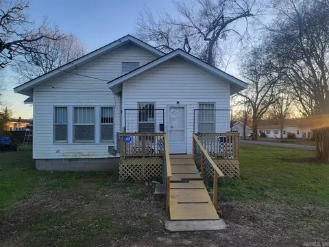 408 E Wood, Paris, AR 72855 photo 1