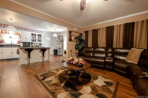 327 Sharp Ave, Camden, AR 71701 photo 6
