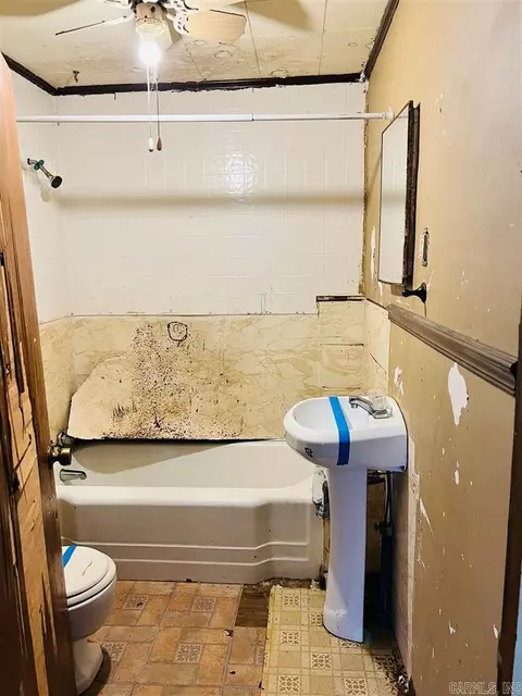 304 E Dunn Ave, Hampton, AR 71744 photo 5