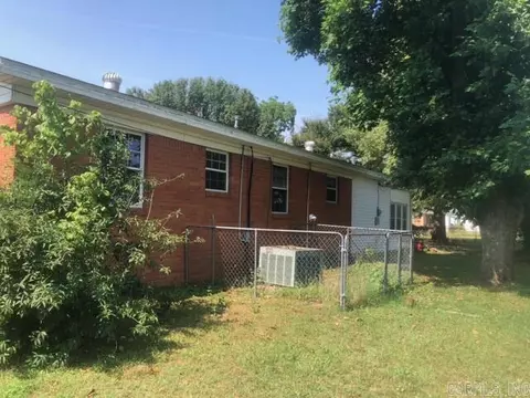 704 Circle Dr, Walnut Ridge, AR 72476 photo 2