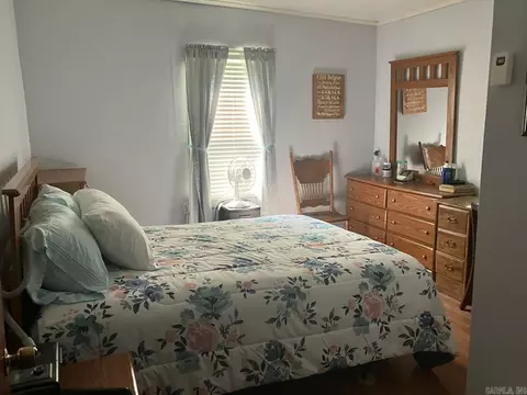 206 S Walker Ave, Gideon, MO 63848 photo 5