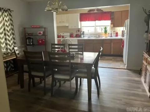 206 S Walker Ave, Gideon, MO 63848 photo 4