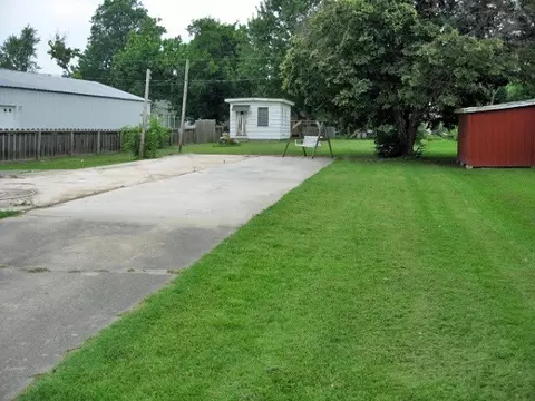 810 W Oak, Dexter, MO 63841 photo 1