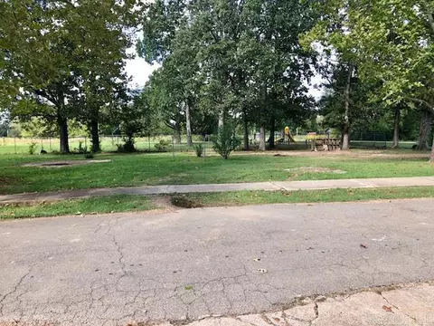 211 S 4th St, Wilton, AR 71865 photo 1