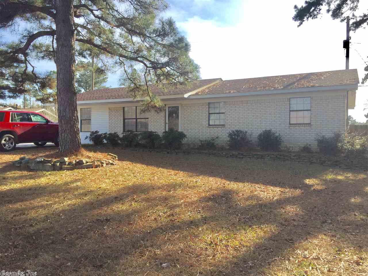 2215 Mchenry Cir, Malvern, AR 72104 photo 1
