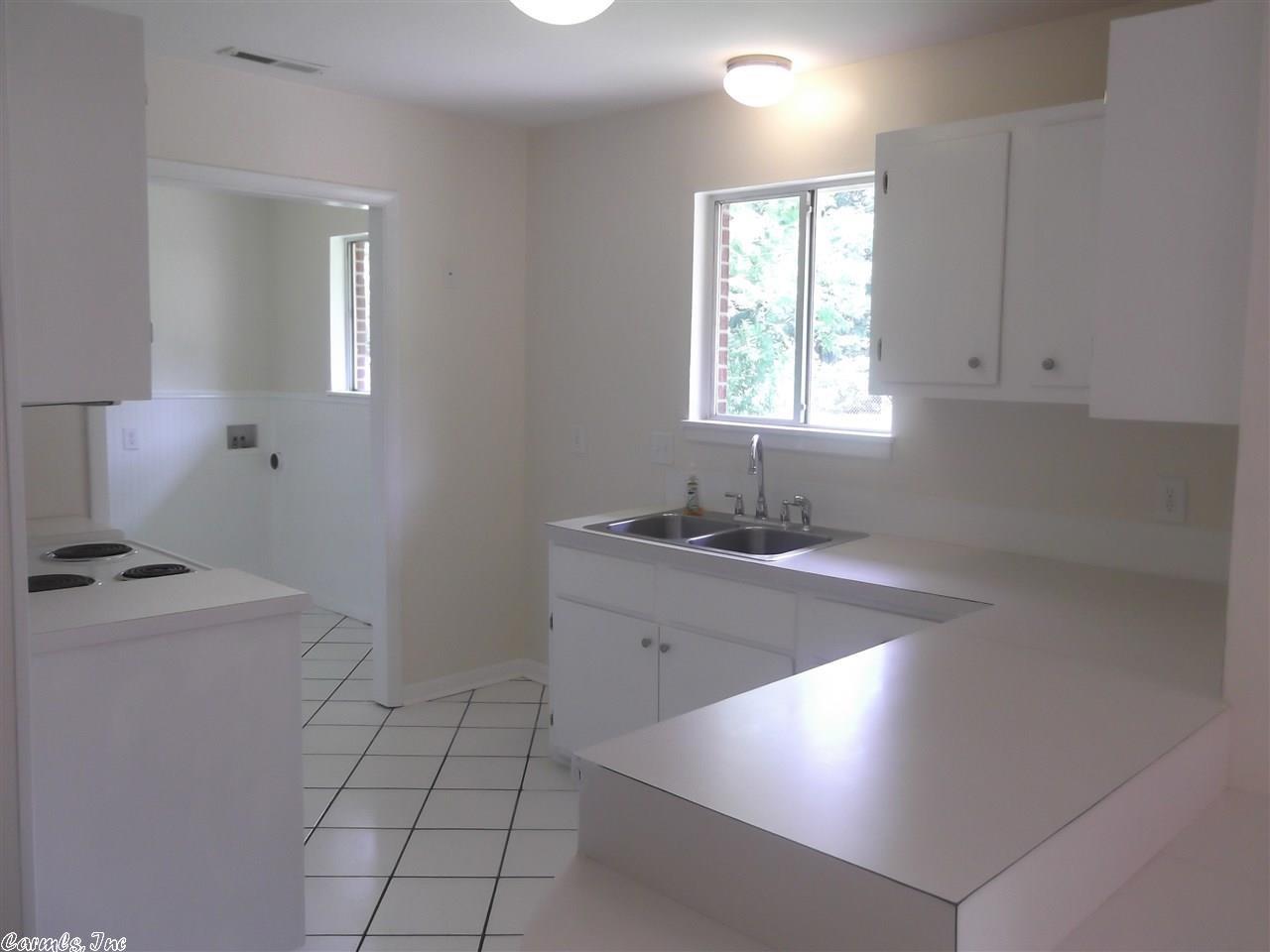 2229 Independence, Conway, AR 72034 photo 3