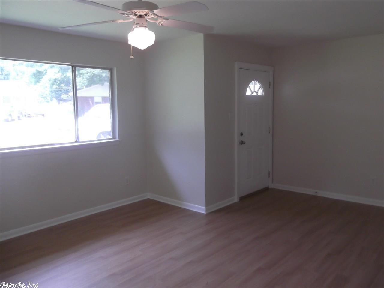2229 Independence, Conway, AR 72034 photo 2