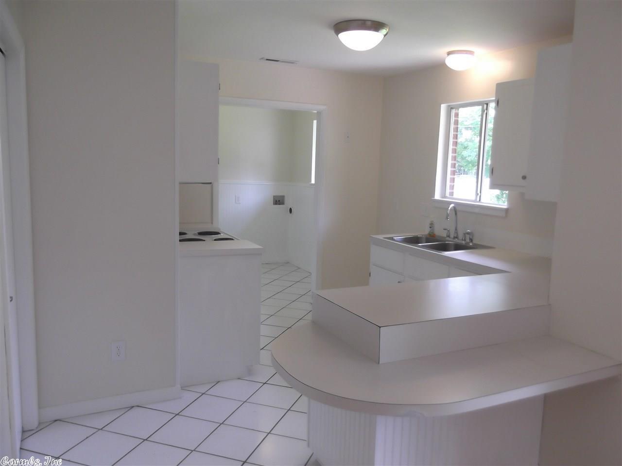 2229 Independence, Conway, AR 72034 photo 5