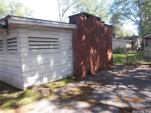 3218 S Cherry St, Pine Bluff, AR 71603 photo 3