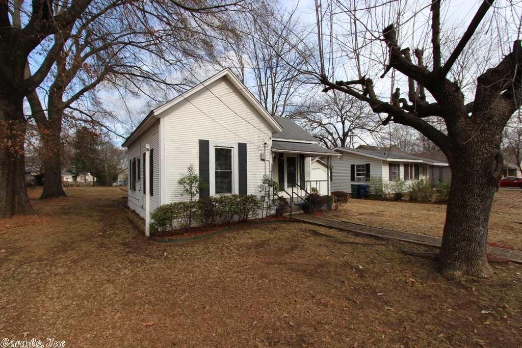 516 1st St, Conway, AR 72032 photo 2