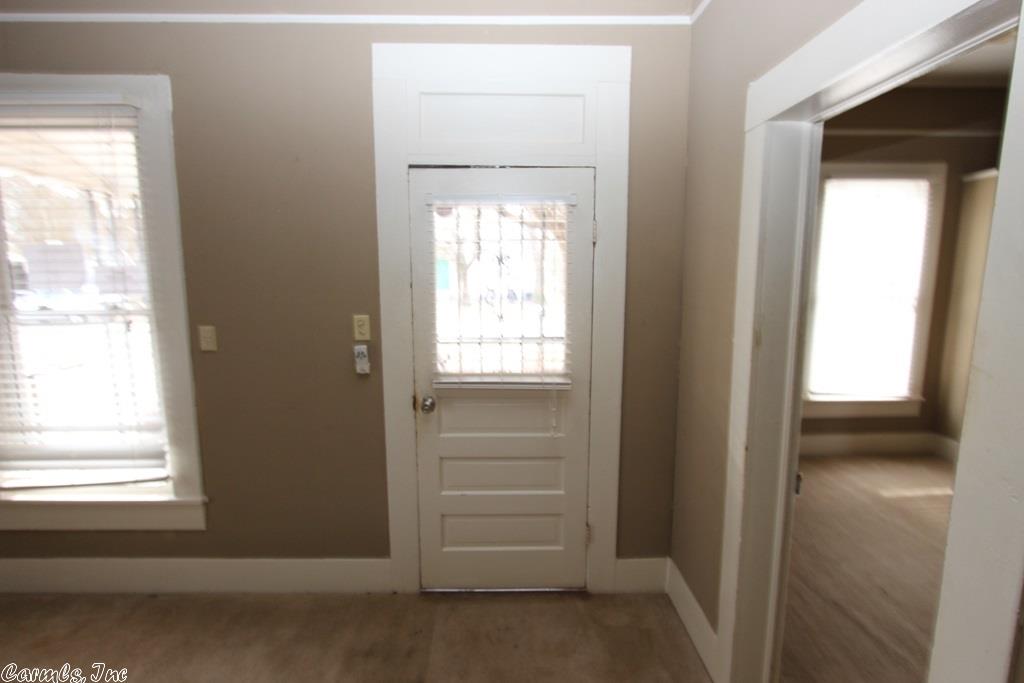 516 1st St, Conway, AR 72032 photo 8
