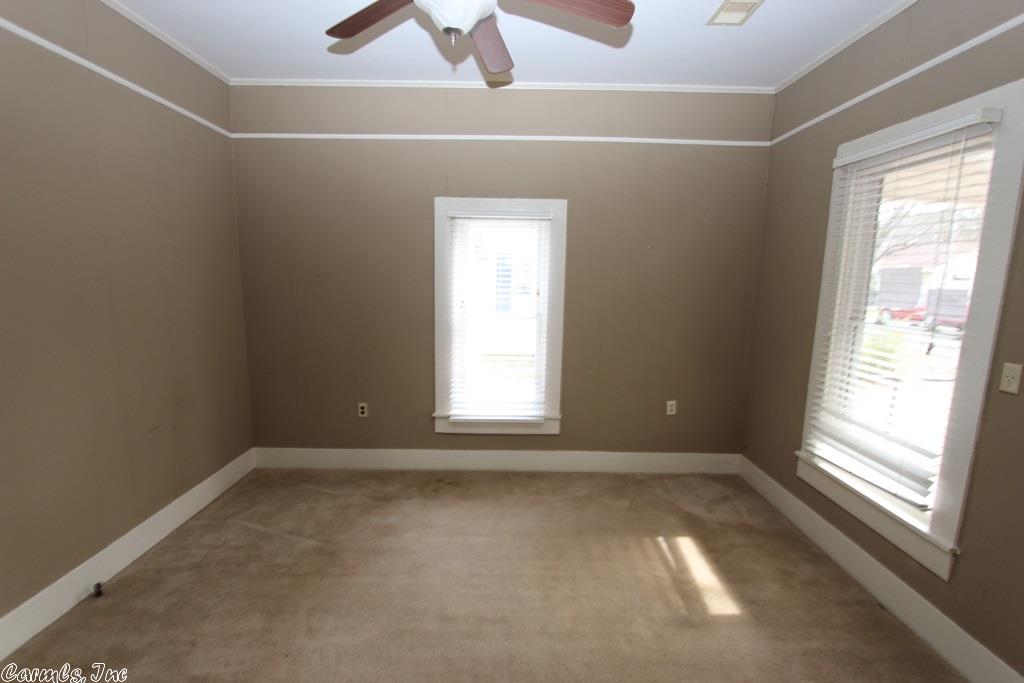 516 1st St, Conway, AR 72032 photo 7