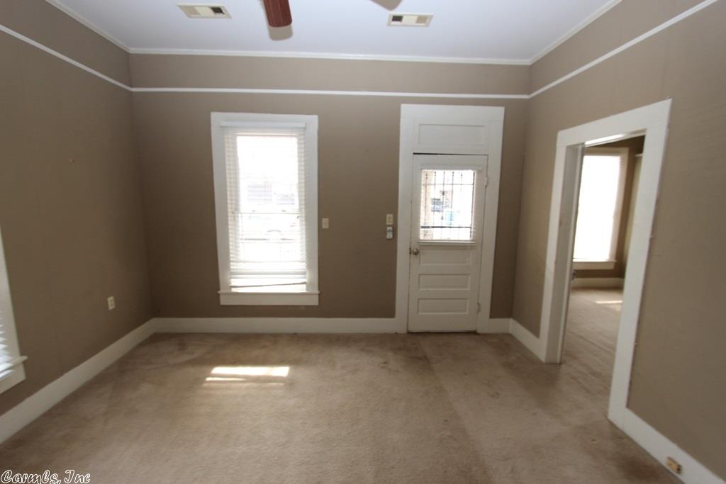 516 1st St, Conway, AR 72032 photo 6