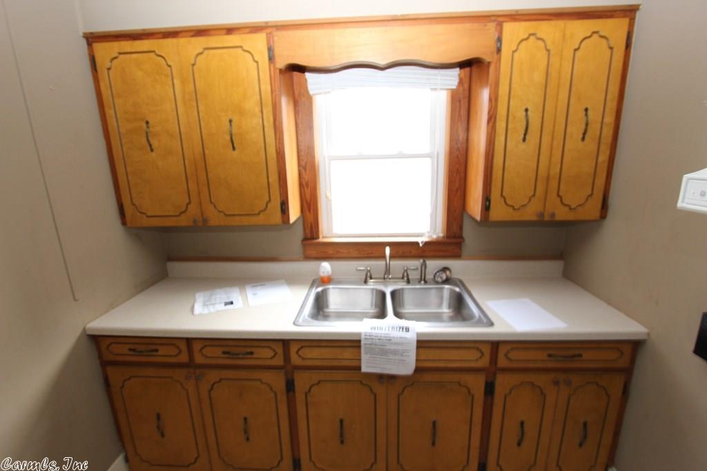 516 1st St, Conway, AR 72032 photo 11
