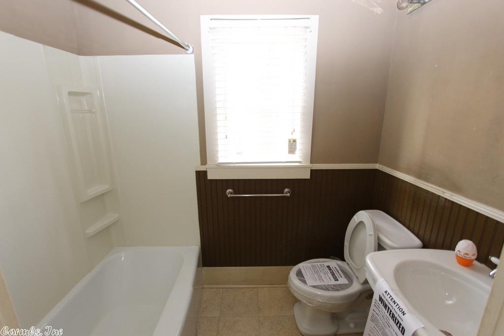 516 1st St, Conway, AR 72032 photo 22