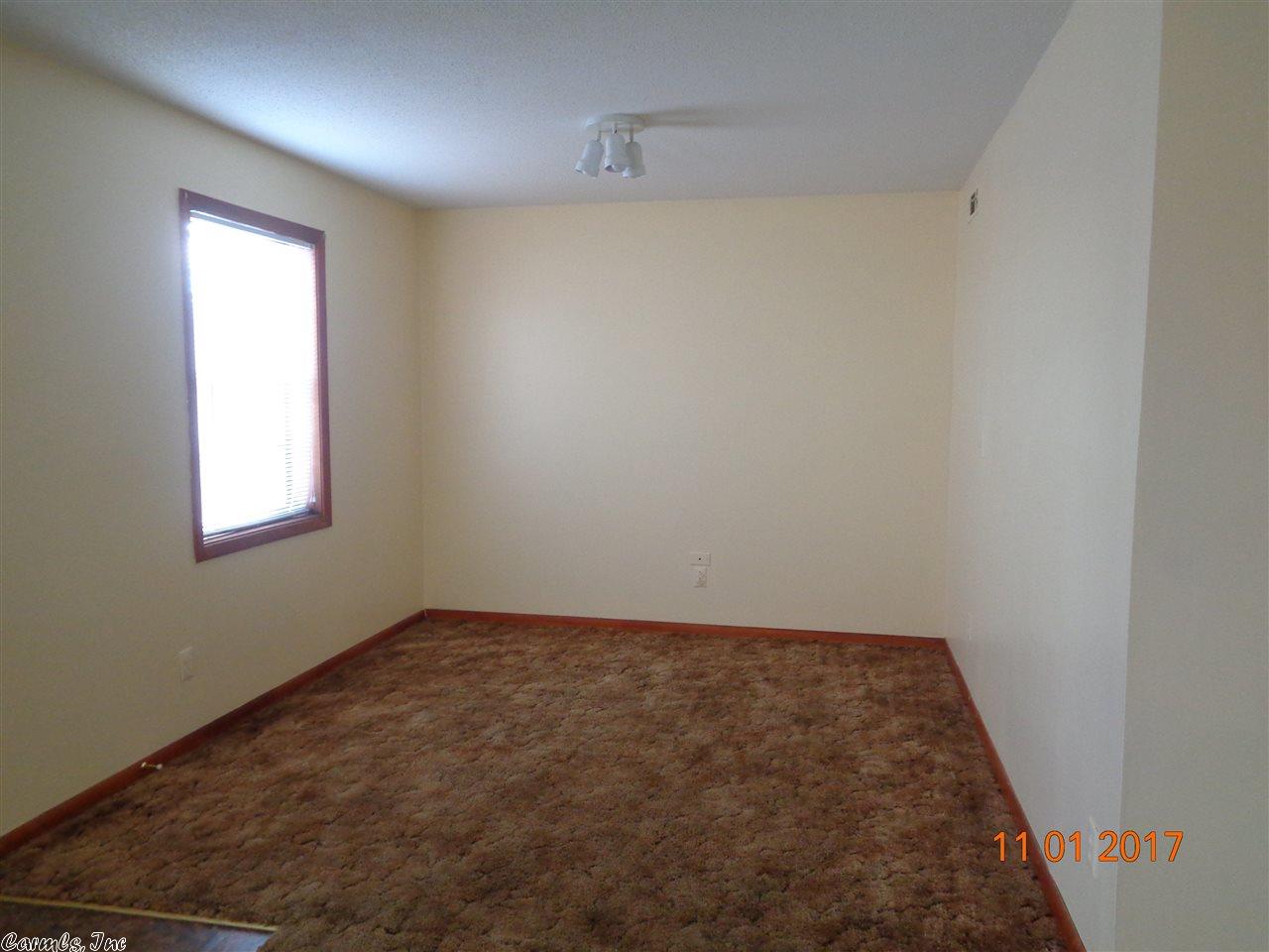811 E 8th St, Rector, AR 72461 photo 4